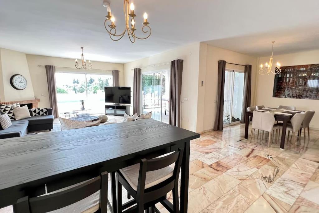 Villa Scenic With Private Pool - Sleeps 8 Mijas Exteriör bild