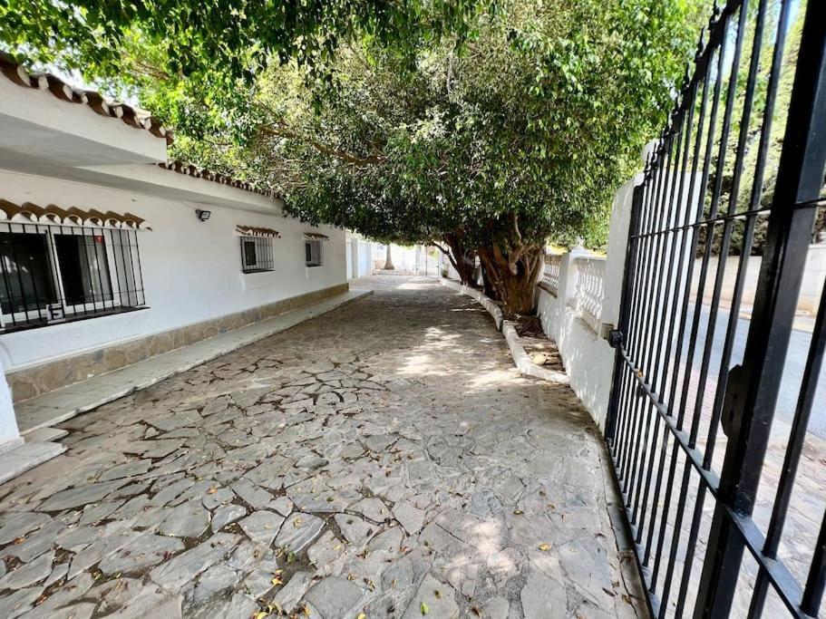 Villa Scenic With Private Pool - Sleeps 8 Mijas Exteriör bild